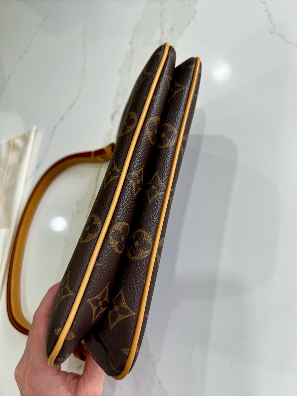 Louis Vuitton Brown Monogram Canvas Shoulder Bag with Gold Chain - Picture 11 of 12